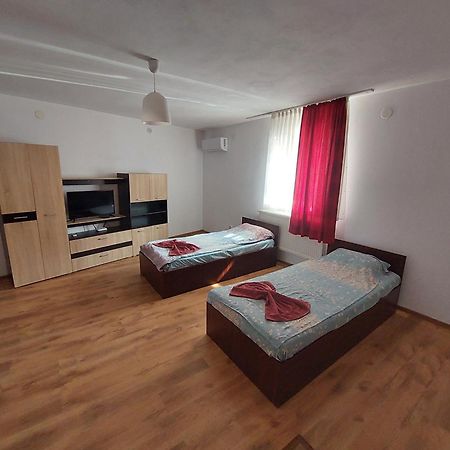 Varipatti House Slatina  Esterno foto